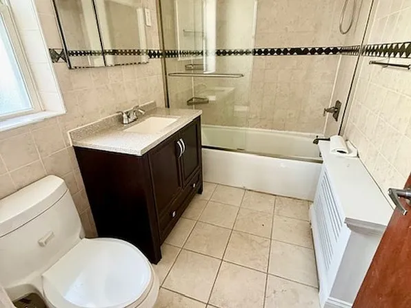 1725 E 26th St #1, Brooklyn, NY 11229