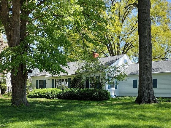 2nd image of 1457 Bellevue Dr