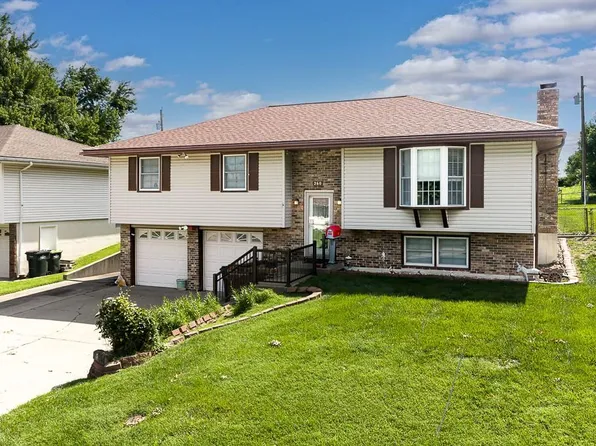 260 Holiday Dr, Lansing, KS 66043