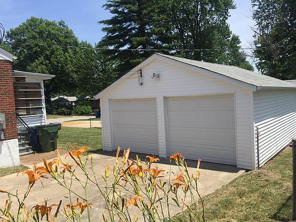 3rd image of 4028 Saint Barbara Ln