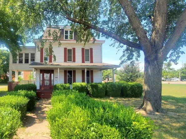 108 W North St, Sikeston, MO 63801