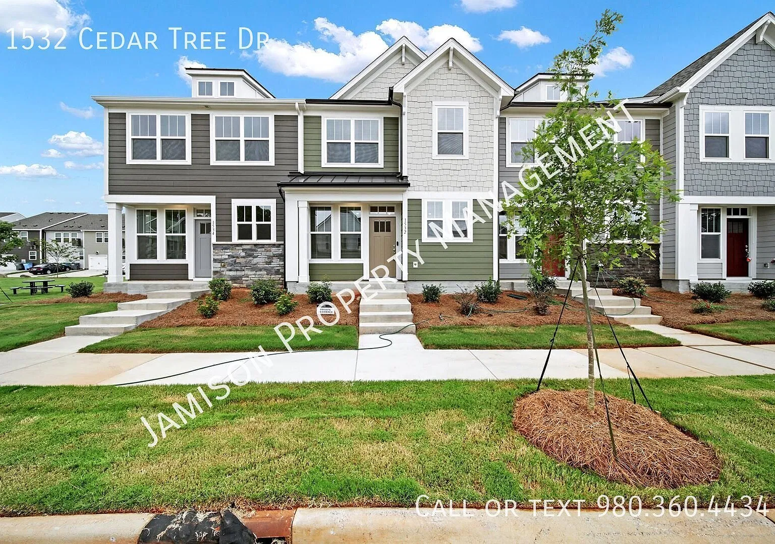 Lovely 3 Bed Townhome in Belmont! — Photo 1