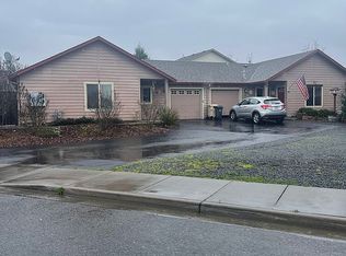 417 Marion Ln, Grants Pass, OR