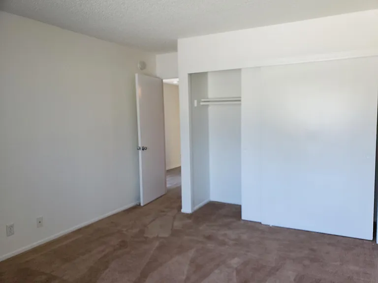 Harbor Village Apartments — Photo 2