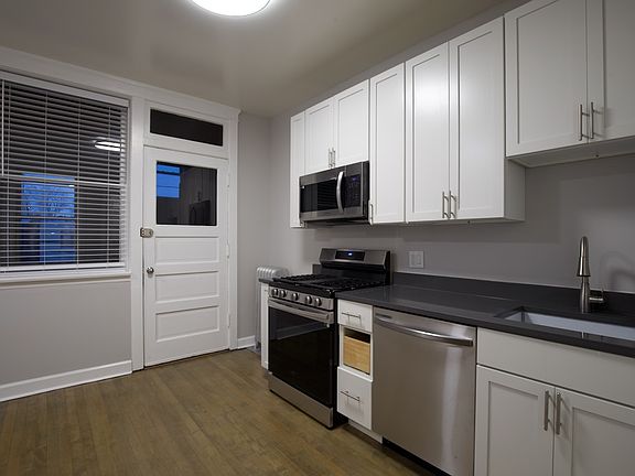 4th image of 1454 W Winnemac Ave #W3