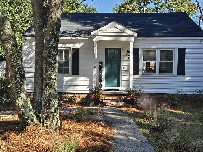 1718 Colleton Ave SE — Photo 3