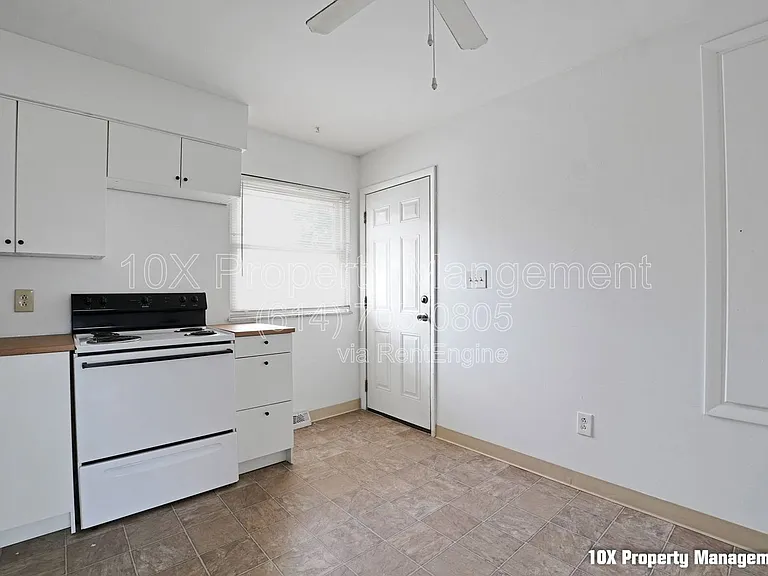 92 Cherrington Rd — Photo 8