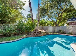 1710 Abellfield Ln, Sugar Land, TX 77478