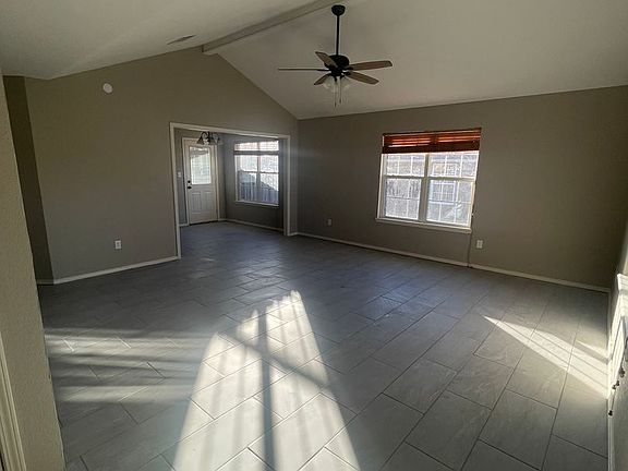5th image of 1670 Julie Ln