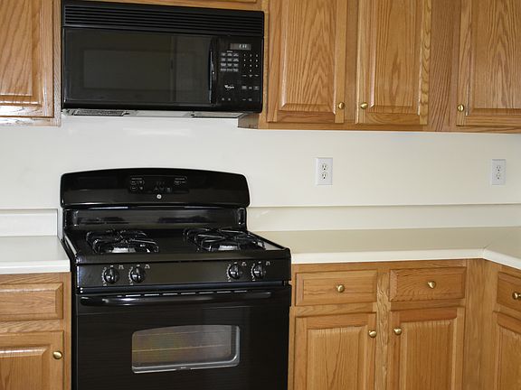 3rd image of 2621 Caulfield Ct
