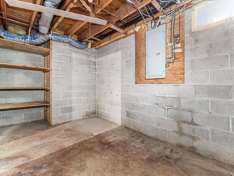 6002 Bowen Rd — Photo 41