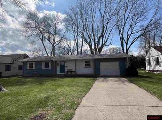 816 10th St S, Saint James, MN 56081