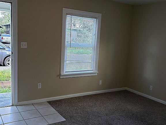 4th image of 3212 SE Olsen St