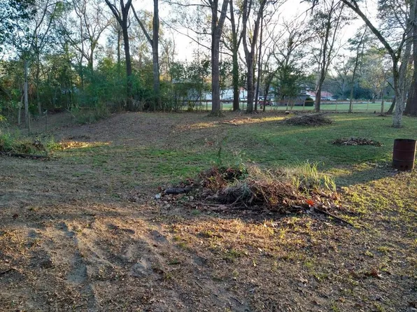 111 S Houston Ave, Livingston, TX 77351