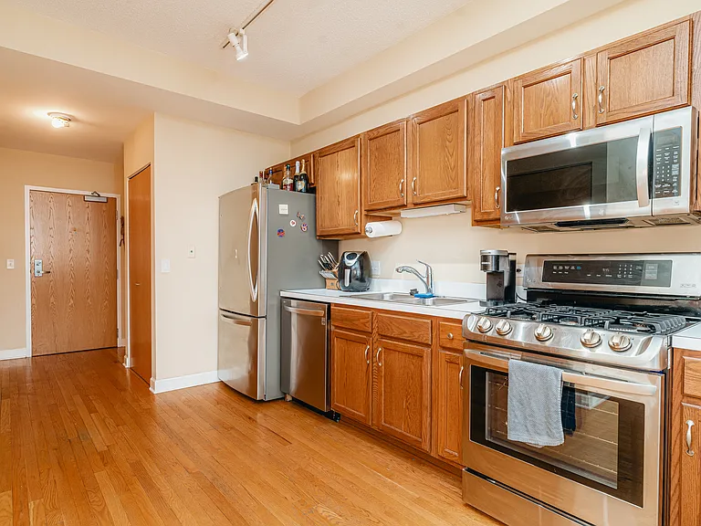 1529 S State St #14D — Photo 7