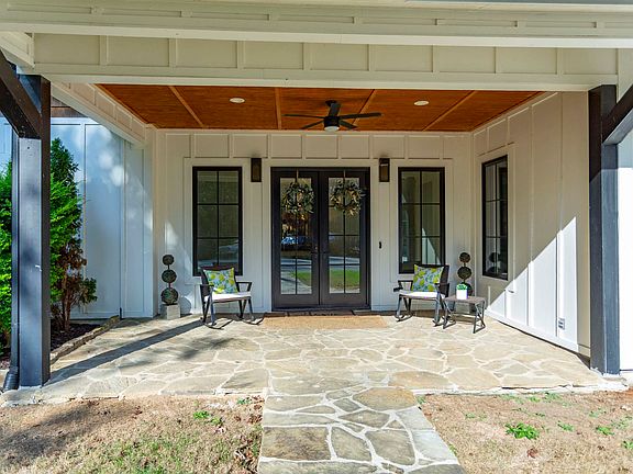 5th image of 224 Oakwood Dr