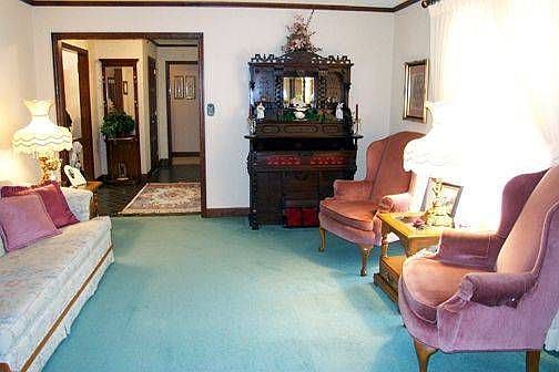 3rd image of 4726 Riverview Ave