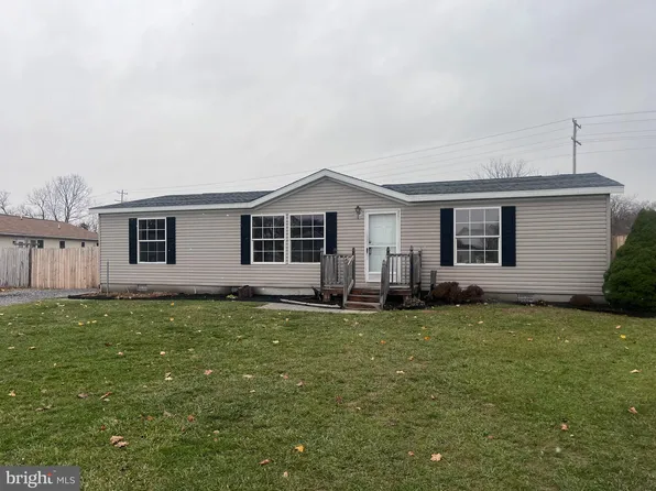 19 Ian Ct, Shippensburg, PA 17257