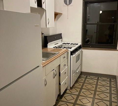 5th image of 411 Hoodridge Dr #D5