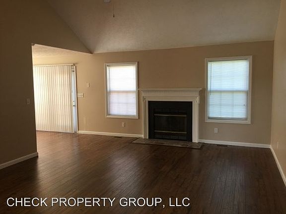 3rd image of 92 Northcountry Dr