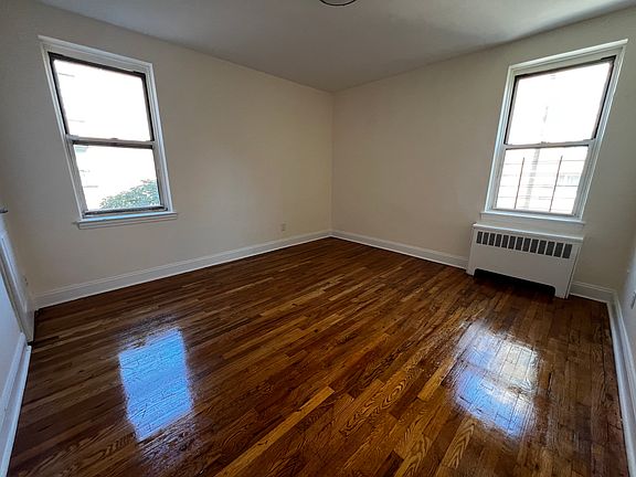 4th image of 73-12 194th St #2C