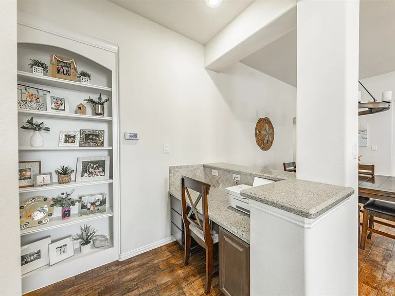 6003 Hedgepark Dr — Photo 25