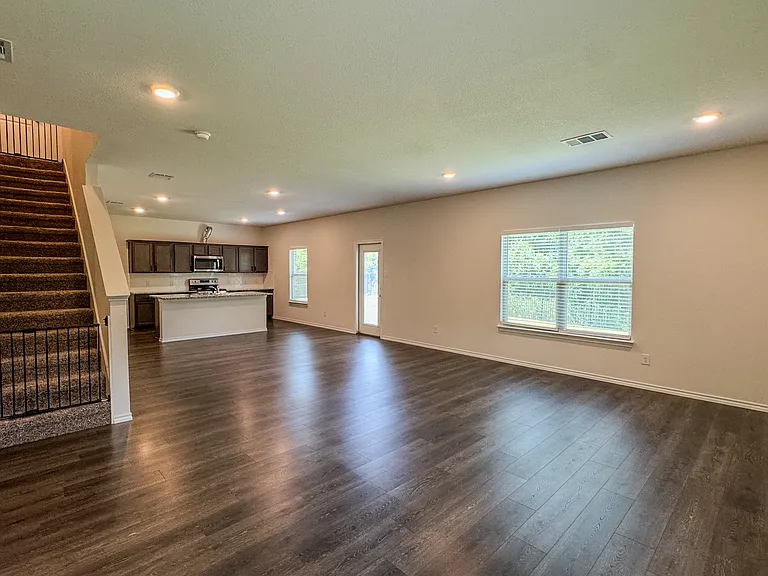 3387 Everly Dr — Photo 6