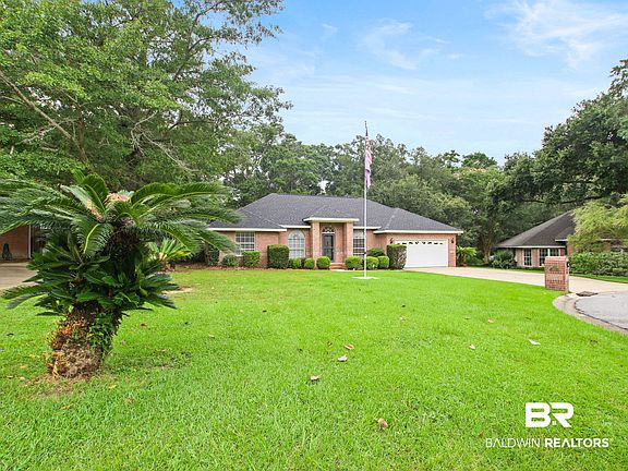 3rd image of 10721 Magnolia Ln