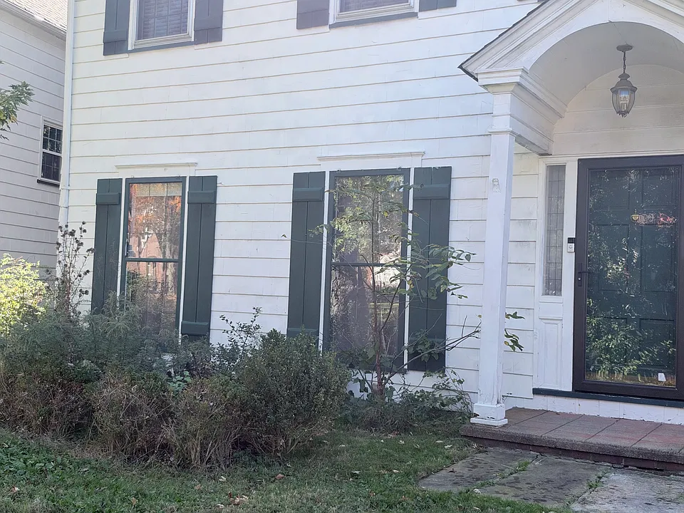 18328 Newell Rd #DOWNSTAIRS