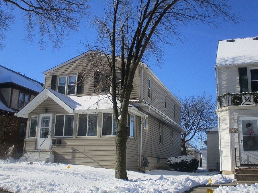 2nd image of 3045 S 41st St