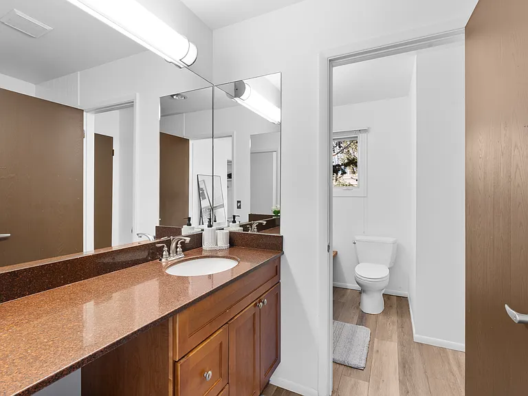 814 W Bleeker St #C1 — Photo 18