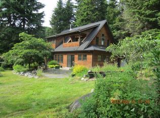 3533 Quade Rd, Clinton, WA 98236