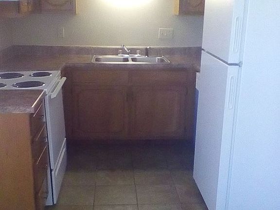 4th image of 219 Helen Cir #A