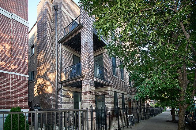 1st image of 3917 N Kedzie Ave #1S