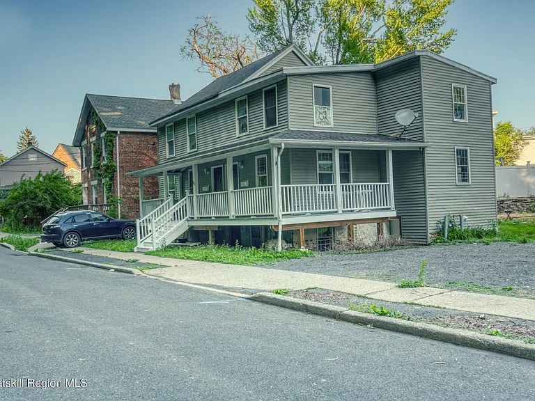 80 Yeoman St #2 — Photo 2