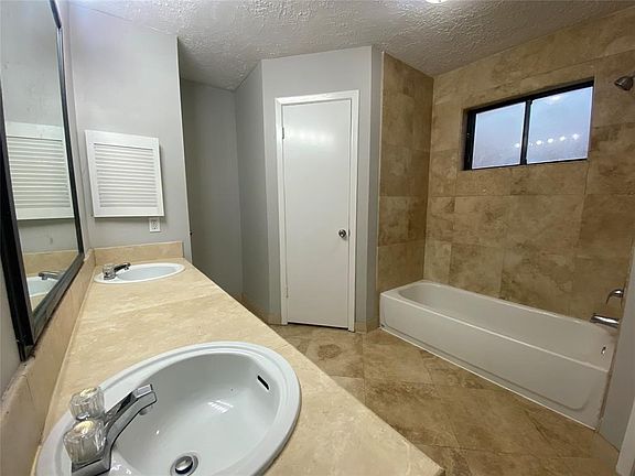 2nd image of 1315 Willersley Ln