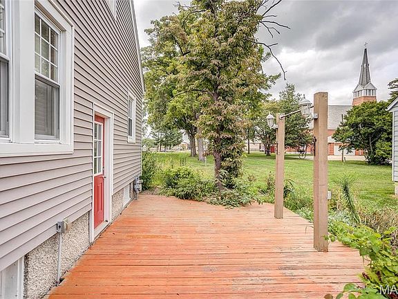 4th image of 111 W Barr Pl
