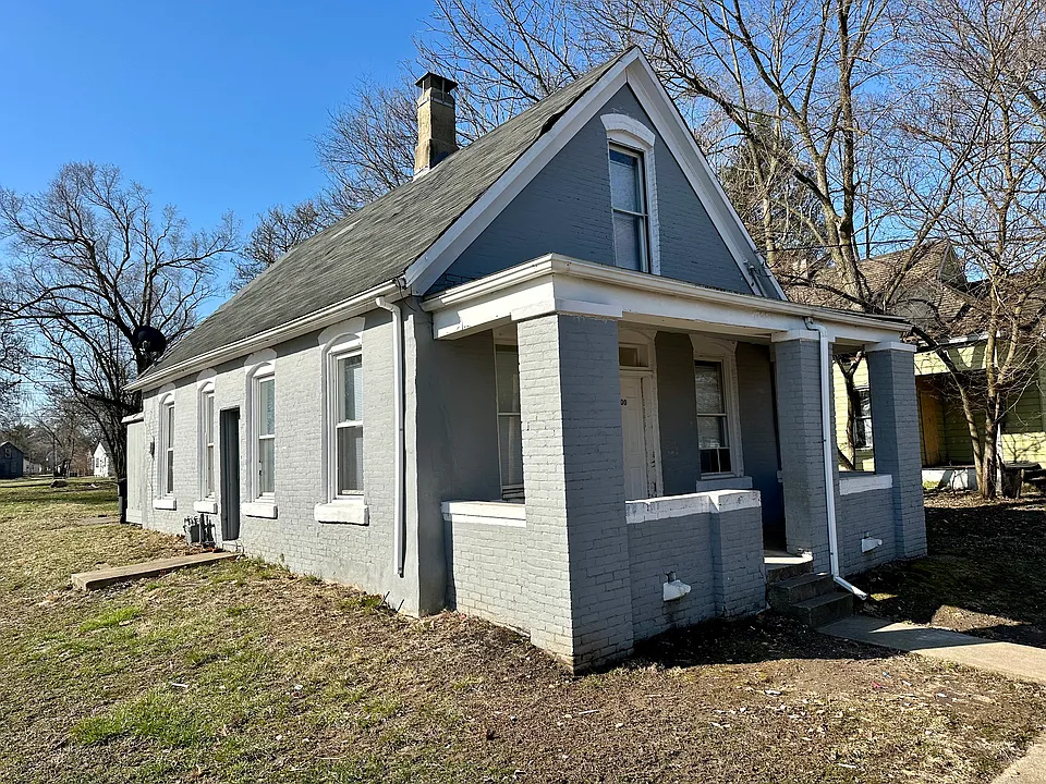 2700 W Marquette St