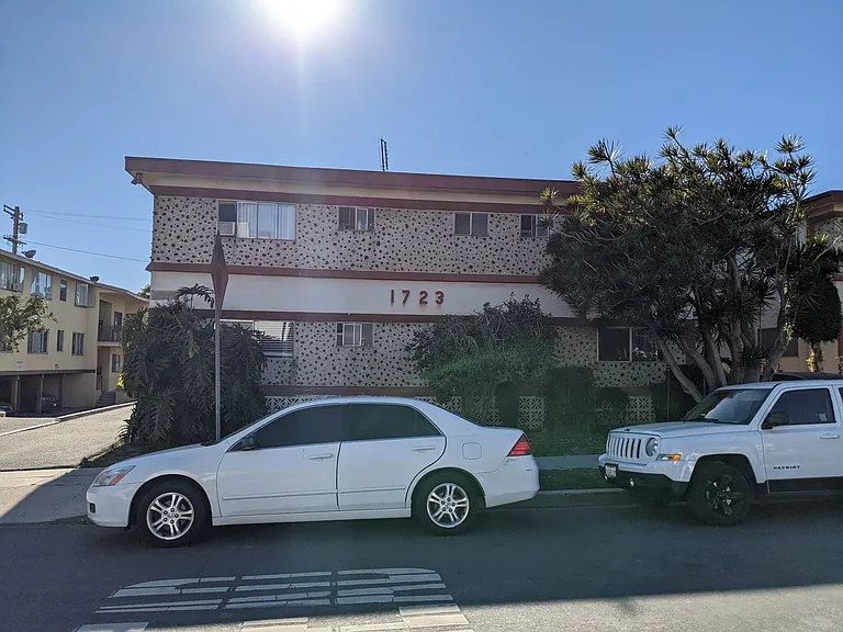 1723 S Westgate Ave — Photo 11