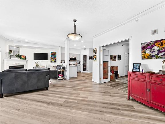 4th image of 728 Country Hills Rd NW #314