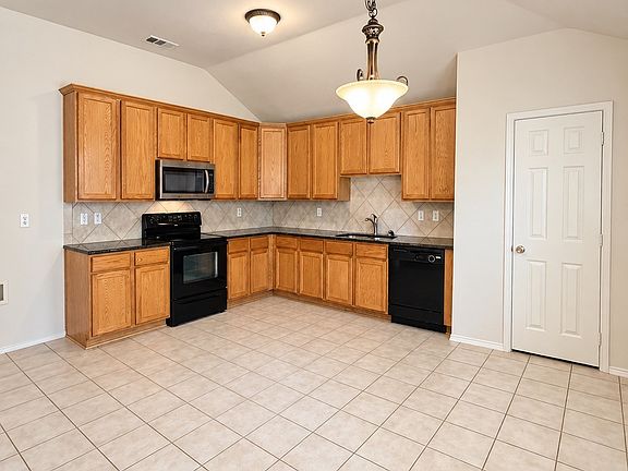 5th image of 1314 Maple Terrace Dr