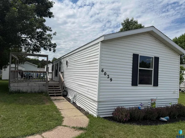 6029 S McKenzie Pl, Sioux Falls, SD 57106