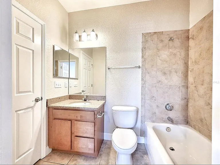 Guest bathroom (hallway adjacent)