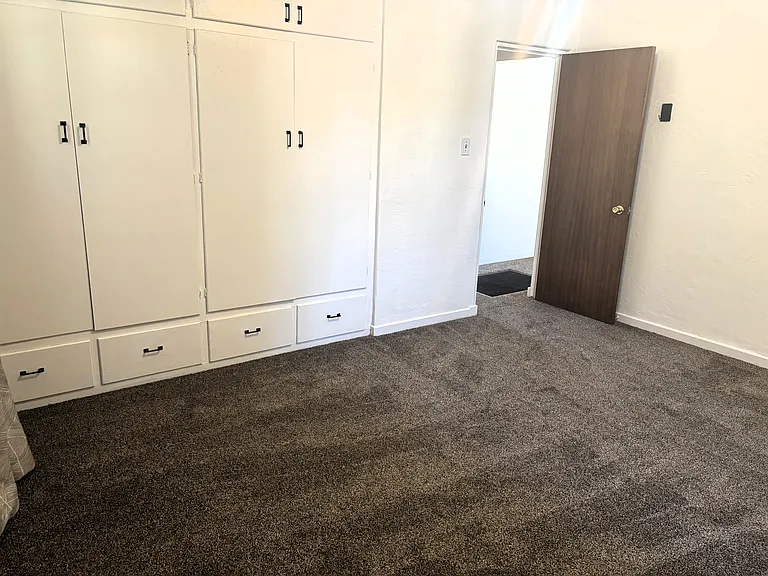 1116 Summit Dr NE — Photo 17