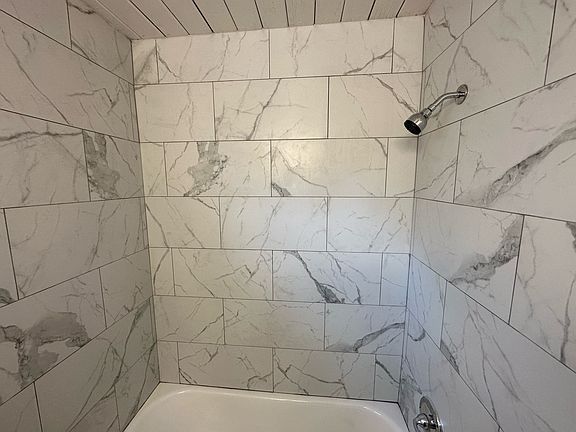 5th image of 1219 S Woods Ave #1219