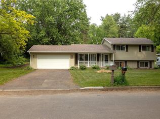 1003 Primrose Ln, Altoona, WI 54720