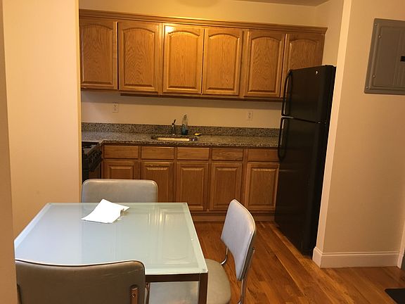 2nd image of 2374 29th St APT 5