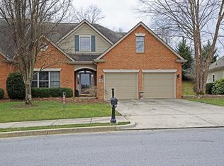 1027 Hunters Lake Dr, JOHNSON CITY, TN 37604