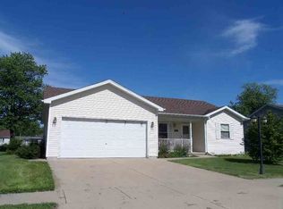 2108 Fox Chase Dr, Ottawa, IL 61350