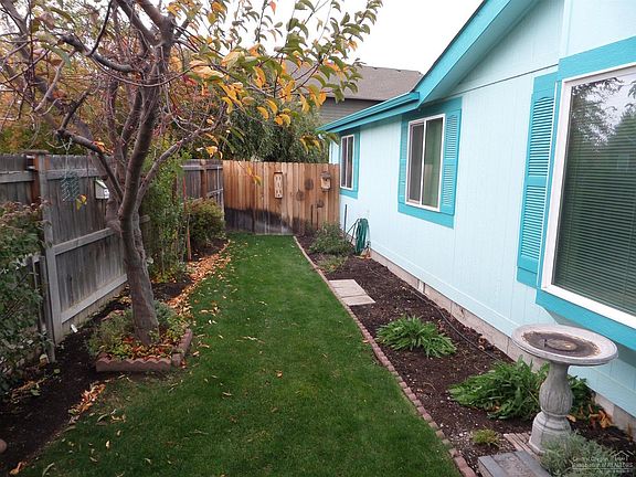 3rd image of 743 NE Navaho Ct